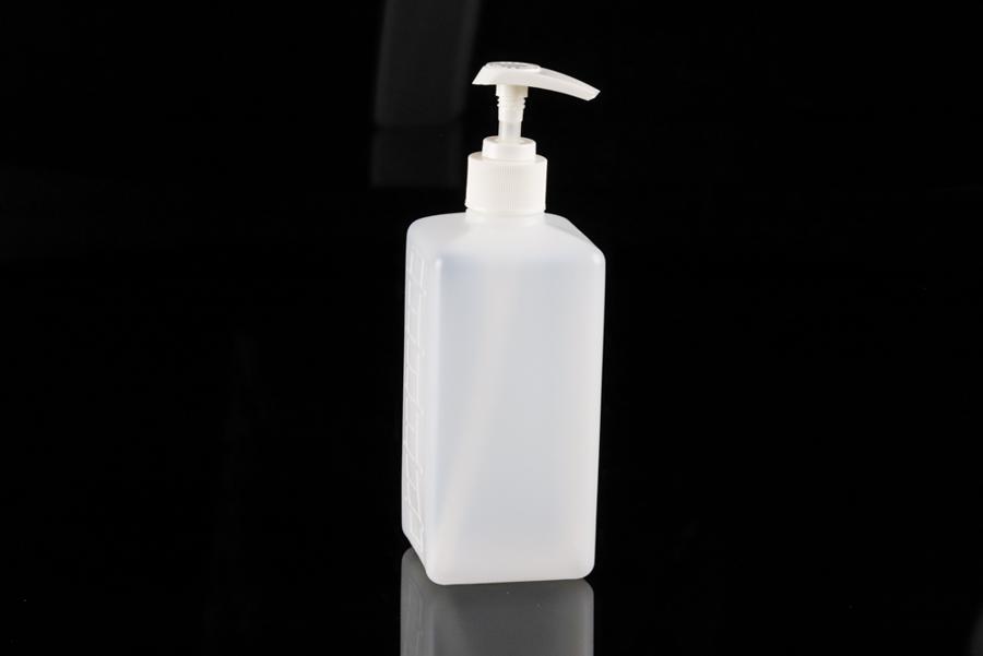 Bouteille en plastique carrée de 500 ml avec pompe blanche 28/410 pour  produits antiseptiques, de nettoyage et d'entretien