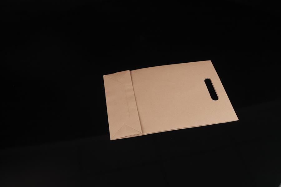 Busta regalo in carta colore marrone con chiusura autoadesiva 240x80x330 mm
