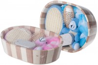 Coffret cadeau - accessoires de salle de bain dans un panier en bois