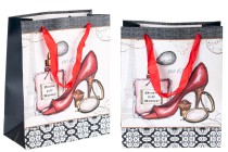 Geschenktasche laminiert mit Henkel aus Satin 210x100x260 mm Geschenktasche laminiert mit Henkel aus Satin 210x100x260 mm