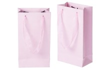 Sac cadeau en papier laminé avec poignée de 2 cm en organza de différentes couleurs Sac cadeau en papier laminé avec poignée de 2 cm en organza de différentes couleurs