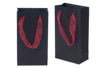 Sac cadeau en papier laminé avec poignée de 2 cm en organza de différentes couleurs Sac cadeau en papier laminé avec poignée de 2 cm en organza de différentes couleurs