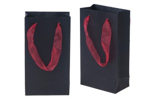 Laminierte Geschenktasche mit Henkel 2cm aus Glasbatist in verschiedenen Farben-10