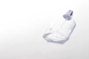 Flacon en verre de 30 ml avec vaporisateur et bouchon en aluminium argenté-4