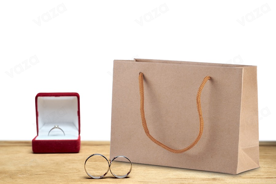 Sac cadeau en papier kraft écologique avec cordon en coton 190 x 60 x 130 Sac cadeau en papier kraft écologique avec cordon en coton 190 x 60 x 130-photo_groupe