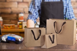 Geschenktasche aus Kraftpapier mit 20 mm Kordelhenkel- 230x100x170-7