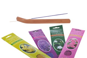 Lot de baguettes de bambou à 4 arômes naturels de plantes ou de fruits et socle en bois-εικόνα_σύνθεση