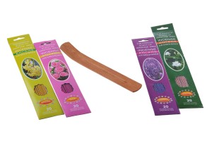 Lot de baguettes de bambou à 4 arômes naturels de plantes ou de fruits et socle en bois-εικόνα_σύνθεση