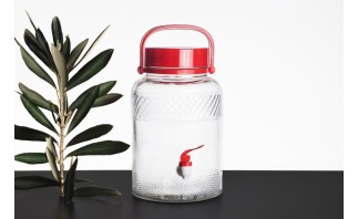 Korbflaschen und größe Glasbehälter