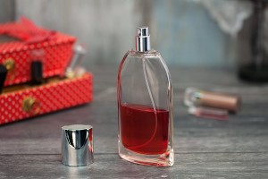 Glasflasche 100 ml mit Aluminium Zerstäuber und Deckel-bildgruppe