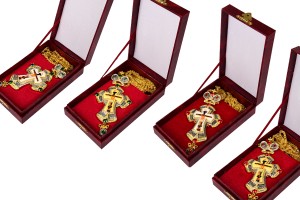 Brustkreuz mit farbigen Steinen, Kette und Etui-εικόνα_διαστάσεις