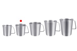 Edelstahlgefäß (inox) 700ml mit Graduierung und Henkel-3