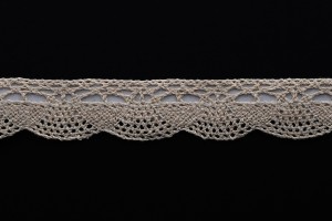 Dentelle en couleur beige largeur 20 mm avec ruban adhésif - 4,6 mètres par pièce-εικόνα_προϊοντική