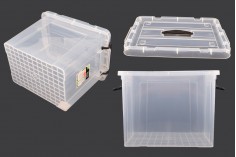 Boîte de rangement aux dimensions 440 x 300 x 325 mm en plastique, transparente avec poignée et fermeture de sécurité