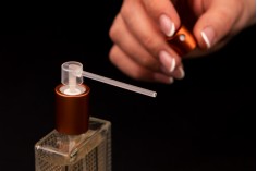 Plastic infusion needle for perfumes