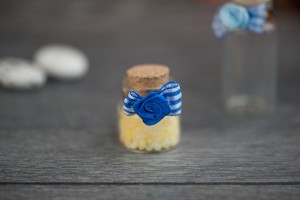 Fiocchetti con fiori per bomboniere e per l'ornamento di barattoli - bottiglie-6