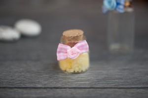 Fiocchetti con fiori per bomboniere e per l'ornamento di barattoli - bottiglie-7