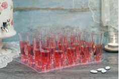 Hochzeit Set- Scheibe mit 20 Plastikbechern für Getränke und Champagner 