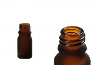 Flacon en verre pour huiles essentielles de 5 ml de couleur caramel avec un bec verseur PP 18