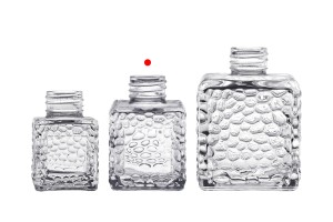 100 ml quadratische Glasflasche (PP 28) mit geprägtem Design für Lufterfrischer-3