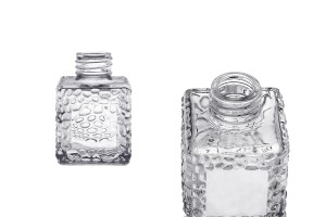 100 ml quadratische Glasflasche (PP 28) mit geprägtem Design für Lufterfrischer-1