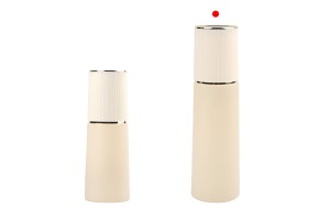 Luxuriöse 100-ml-Glasflasche in beige-matt mit Deckel und Cremepumpe-bildgruppe
