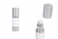 Bottiglia airless da 30 ml per crema con corpo bianco in plastica, con tappo e base in alluminio di colore argento opaco.