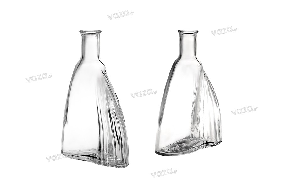 Caraffa in vetro per bevande e olio da 700 ml con una forma particolare.