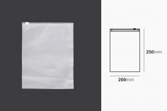 Sachets d'emballage en plastique 200 x 250 mm, semi-transparents mats avec fermeture éclair - 100 pcs