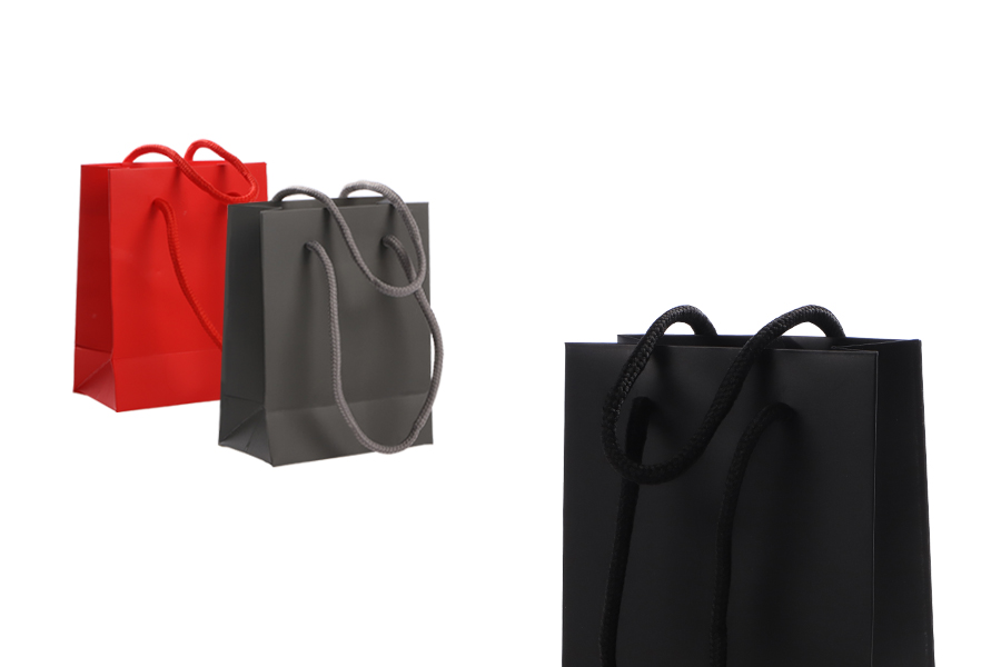 110x60x140 Papiergeschenktüte mit Schnur 110x60x140 Papiergeschenktüte mit Schnur