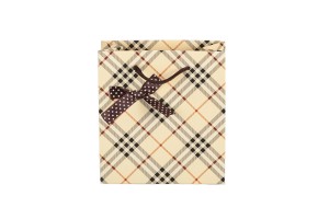 Geschenktasche beige mit Schleife und Henkel aus Baumwolle 140x70x150 mm-1