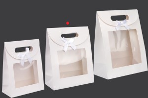 Geschenkpapiertüte 190x90x240 mm in weißer Farbe mit Klettverschluss, Sichtfenster und Schleife - 12 Stück-5