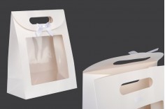 Τσάντα δώρου χάρτινη 220x120x290 mm σε χρώμα λευκό με αυτοκόλλητο κλείσιμο χριτς χρατς, παράθυρο και φιόγκο - 12 τμχ