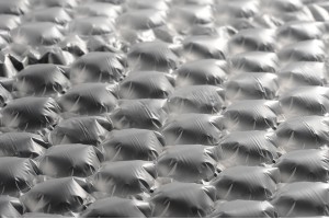 Papier bulle de 30 mm. Se vend par pièce d'une longueur de 18m de long et d'une largeur de 330mm-εικόνα_σύνθεση