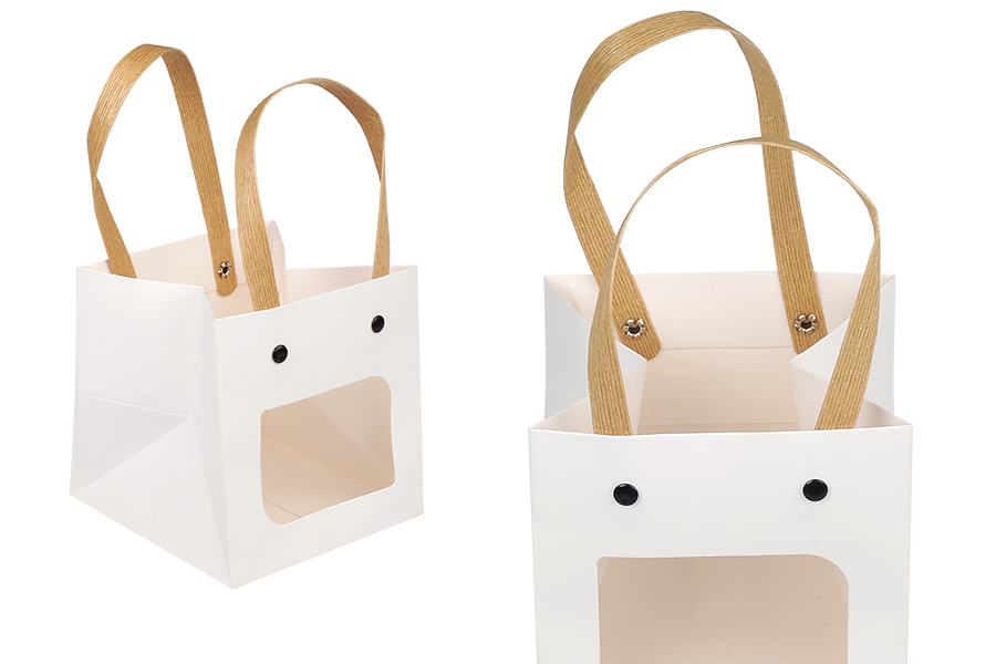 Geschenktüte aus Papier 120x120x120mm weiß mit Fenster - 12 Stk Geschenktüte aus Papier 120x120x120mm weiß mit Fenster - 12 Stk