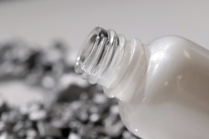 Flacon en verre pour huiles essentielles de 30 ml blanc nacré avec bouche PP18-6