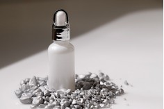 Γυάλινο μπουκαλάκι για αιθέρια έλαια 30 ml λευκό περλέ με στόμιο PP18