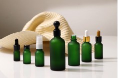 15ml green frosted glass bottle with PP18 finish for essential oils