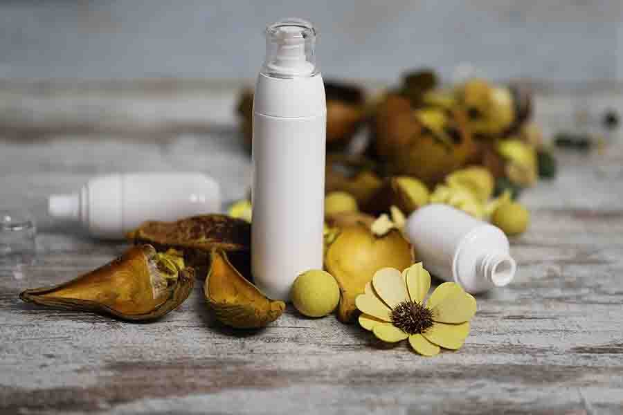 Bottiglietta PET da 100 ml con pompetta biannca e tappo trasparente.-εικόνα_σύνθεση