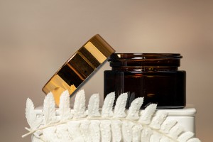 Kunststoffkappe mit Aluminiumbeschichtung und Innenliner-bildgruppe