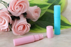 2-ml-Parfümspray-Probeflasche aus Kunststoff mit Verschluss-bildgruppe