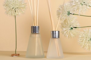 Mattflasche 50 ml in konischer Form, geeignet für Lufterfrischer-εικόνα_σύνθεση