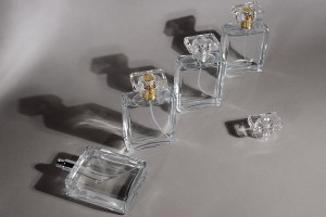 Flacon de parfum en verre 100 ml transparent avec spray et bouchon-gruppo_immagini