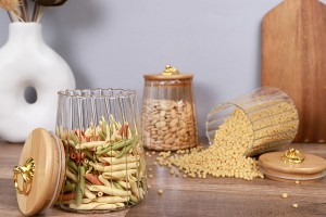 Glass jar 600 ml clear with wooden cap, rubber and gold metal ring-εικόνα_σύνθεση