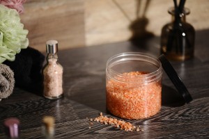 Pot pour sels de bain de 550 ml en plastique transparent avec couvercle-εικόνα_σύνθεση