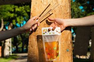 Doy Pack Typ 450ml transparent mit Reißverschluss und Löchern für Strohhalm und Transport - 50 Stück-εικόνα_σύνθεση