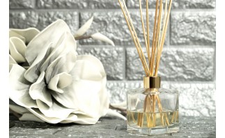 Containers for reed diffusers