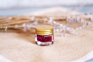 Petit pot en verre hexagonal de 15ml avec couvercle en aluminium doré (et joint intérieur sur le couvercle)-εικόνα_σύνθεση