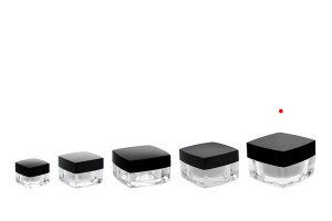 Pot carré de luxe pour crème de 50ml en acrylique avec couvercle noir, avec joint intérieur sur le couvercle et plastique sur le pot-7
