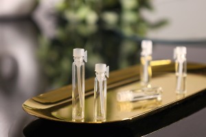 1ml glass perfume sampler vial-εικόνα_σύνθεση